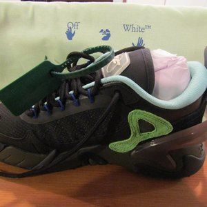 Off-White ODSY-2000 Black/Black sneakers size 5 never worn new in box